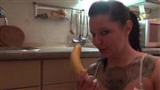 Annissa-Yara – Selfmade in der Küche – Der Bananen Fick