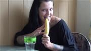 Annissa-Yara – Natursekt – Pur Der Piss Bananenshake