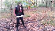 Minigirly93 – Mein Sekt im Wald verteilt