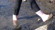 Bonnie-Stylez – Sexy Füße im Matsch