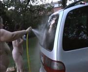 crazydesire86 – Im Urlaub, nackt Auto waschen 1