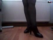 Ladyloubaby – Wie gefallen dir meine schicken schwarzen Schuhe?