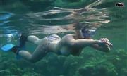 sexy-engel – Topless unter Wasser
